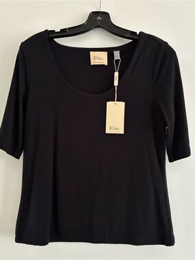 Elie Tahari Black Scoop Neck Short Sleeve Tee